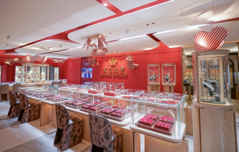 英皇珠宝（中国）宣布全面升级视觉体系，并发布全新的品牌形象店设计。
